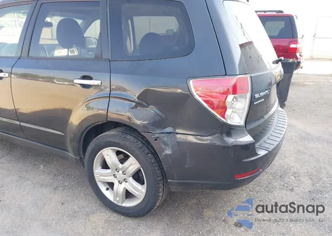 2010 Subaru Forester 2.5X Limited z USA, uszkodzony, nr VIN JF2SH6DC8AH768466